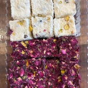 Gül Yapraklı Böğürtlenli Fındıklı Sarma – Antep Fıstıklı Kuş Üzümlü Sultan Lokum_500g